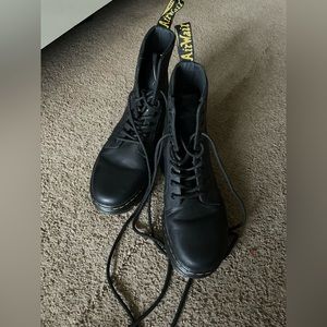 Women’s Dr. Martens lace up boots